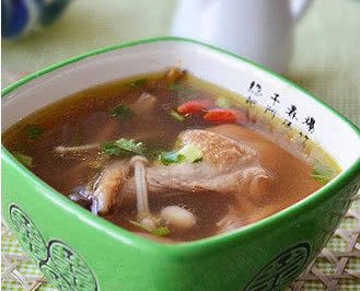 莽林灵芝鸡汤