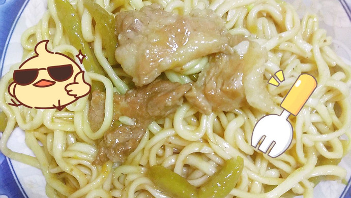 香飘四溢的铁锅焖面