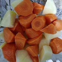土豆牛肉烩胡萝卜的做法图解2