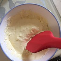 蛋黄溶豆的做法图解2