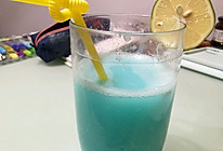 蓝柑柠檬乳酸气泡水的做法