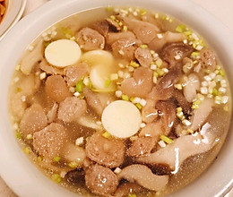 减肥期间可以吃-营养易做菌菇牛肉丸日本豆腐汤的做法