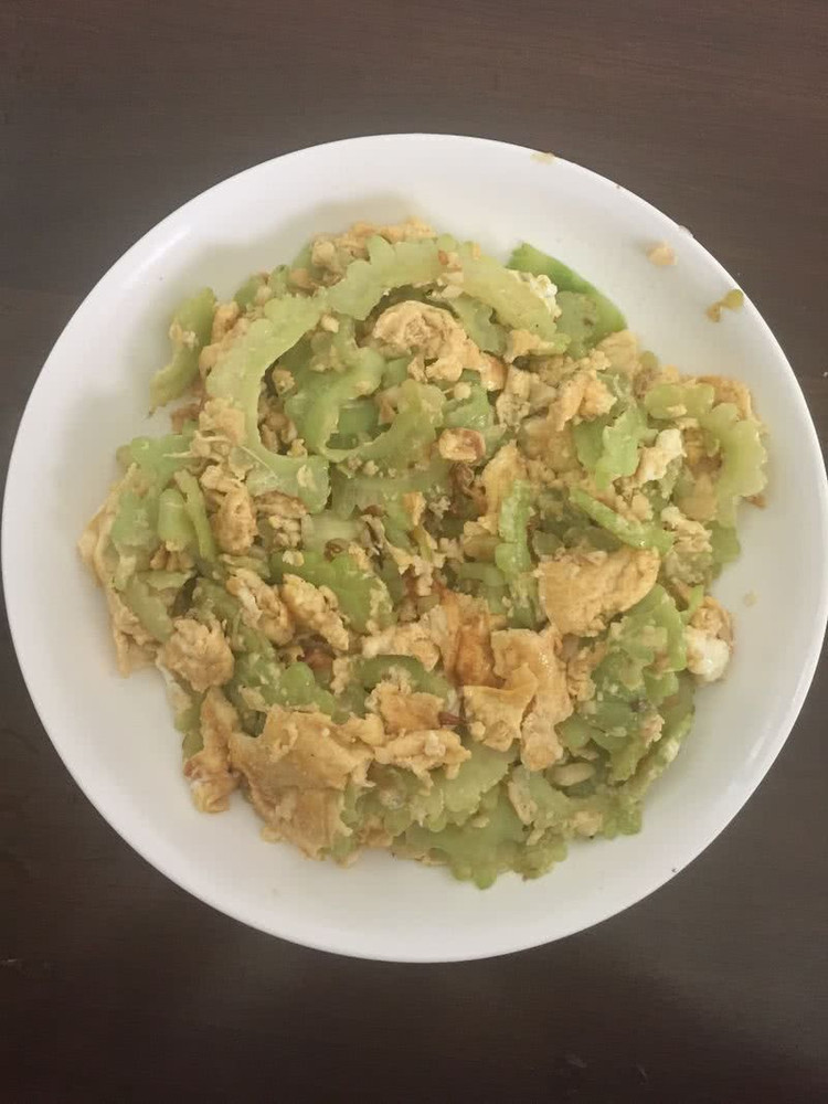 凉瓜（苦瓜）炒鸡蛋的做法