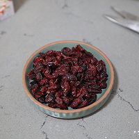 #烘焙美学大赏#酥脆香甜的小天地～蔓越莓淡奶司康的做法图解6