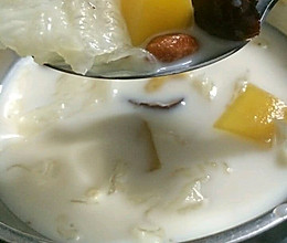 木瓜银耳牛奶炖红枣杞子一的做法