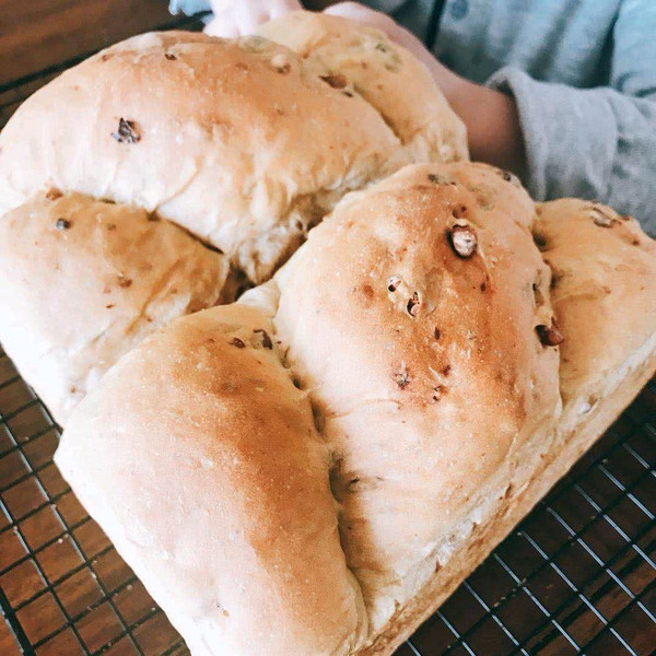 养生红枣核桃吐司