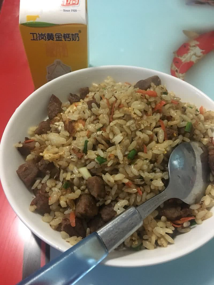 牛肉粒炒饭的做法