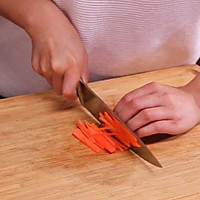 胡萝卜炒牛肉丝－迷迭香的做法图解3