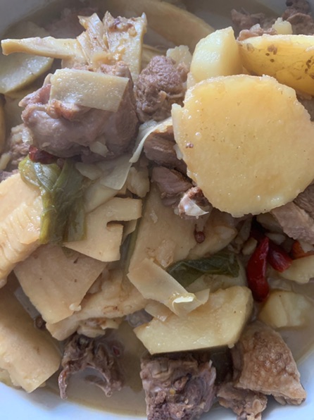 竹笋土豆烧鸭的做法