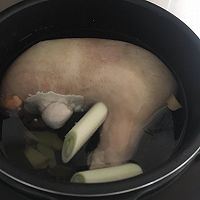 猪肚煲母鸡的做法图解5