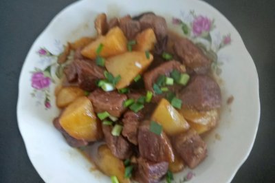 红烧牛肉土豆，