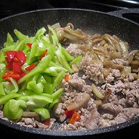 肉末茄子菜椒的做法图解7