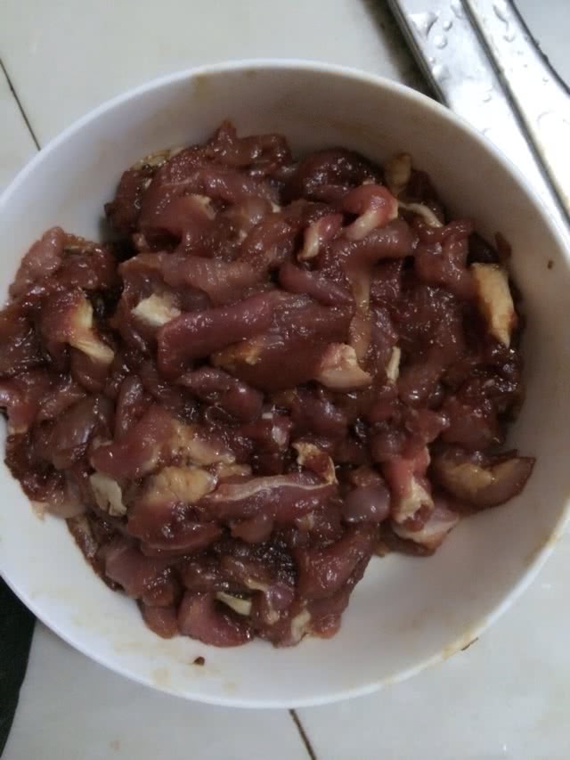 干豆角炒肉的做法图解2