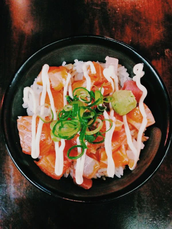 Salmon sashimi covered rice