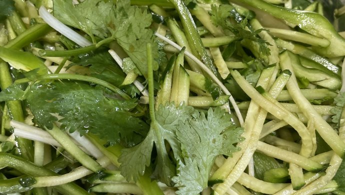凉拌老虎菜
