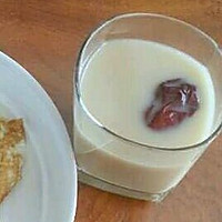 暖胃补血早餐:“姜汁红糖枣茶”、奶茶、炖蛋的做法图解4