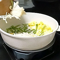 #圣迪乐鲜蛋杯复赛#青椒金针菇炒蛋的做法图解6