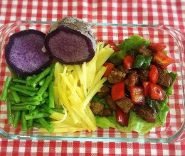 今日健身餐，青红椒炒牛肉的做法