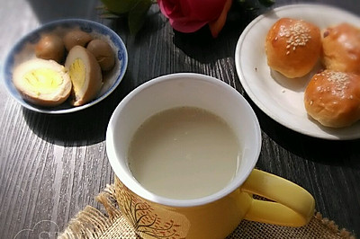 黄豆+薏米(美容豆浆)