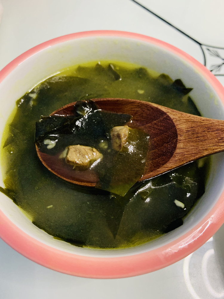 牛肉裙带汤的做法