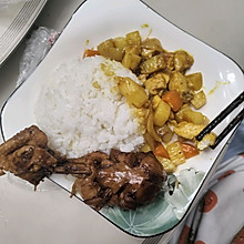 咖喱土豆鸡块盖饭