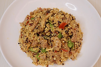 香菇牛肉三色藜麦减脂炒饭