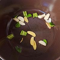 蕃茄玉米排骨汤的做法图解4