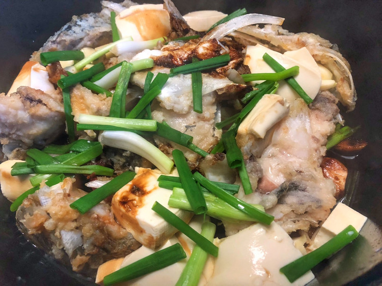 砂锅鱼头的做法