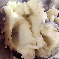 土豆泥虾球的做法图解1