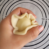 酥到掉渣的～蛋黄酥的做法图解9