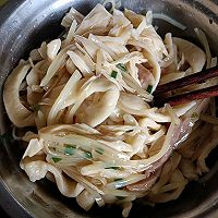 火腿土豆打卤面片的做法图解7