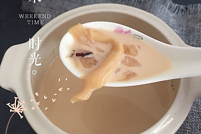 牛奶红枣炖花胶