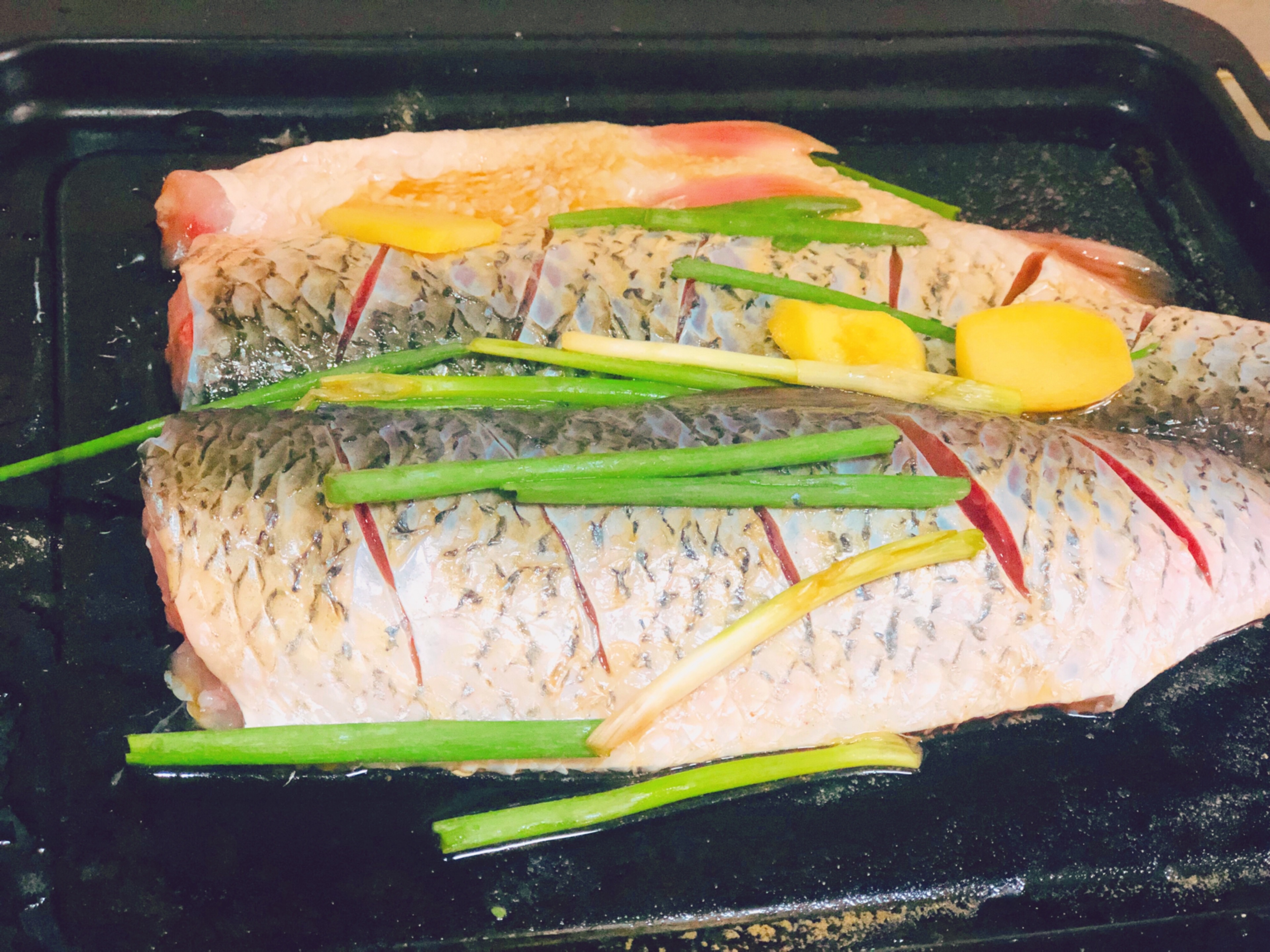 自制烤箱烤鱼怎么做_自制烤箱烤鱼的做法_新加坡生活Tina_豆果美食