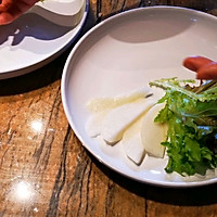 #挪威三文鱼#熏三文鱼羊奶鲜奶酪牛油果色拉的做法图解4