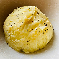 新手必备菜谱：土豆培根卷的做法图解2