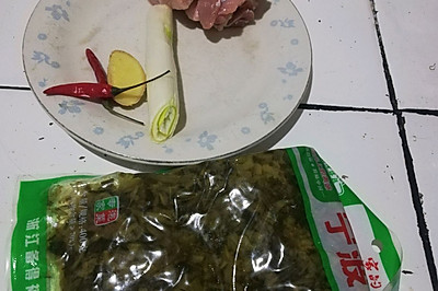 下饭的  ～肉丁炒雪菜