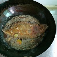 比目鱼炖海鲜菇#金龙鱼外婆乡小榨菜籽油最强家乡菜#的做法图解8