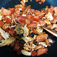 西红柿鸡蛋炒饭的做法图解4