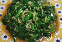 韭菜炒虾皮的做法