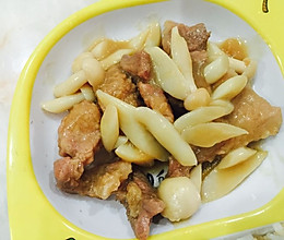 小鱼生餐猪肉篇①白玉菇炒猪肉的做法