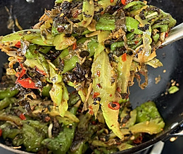 梅干菜炒虎皮青椒的做法