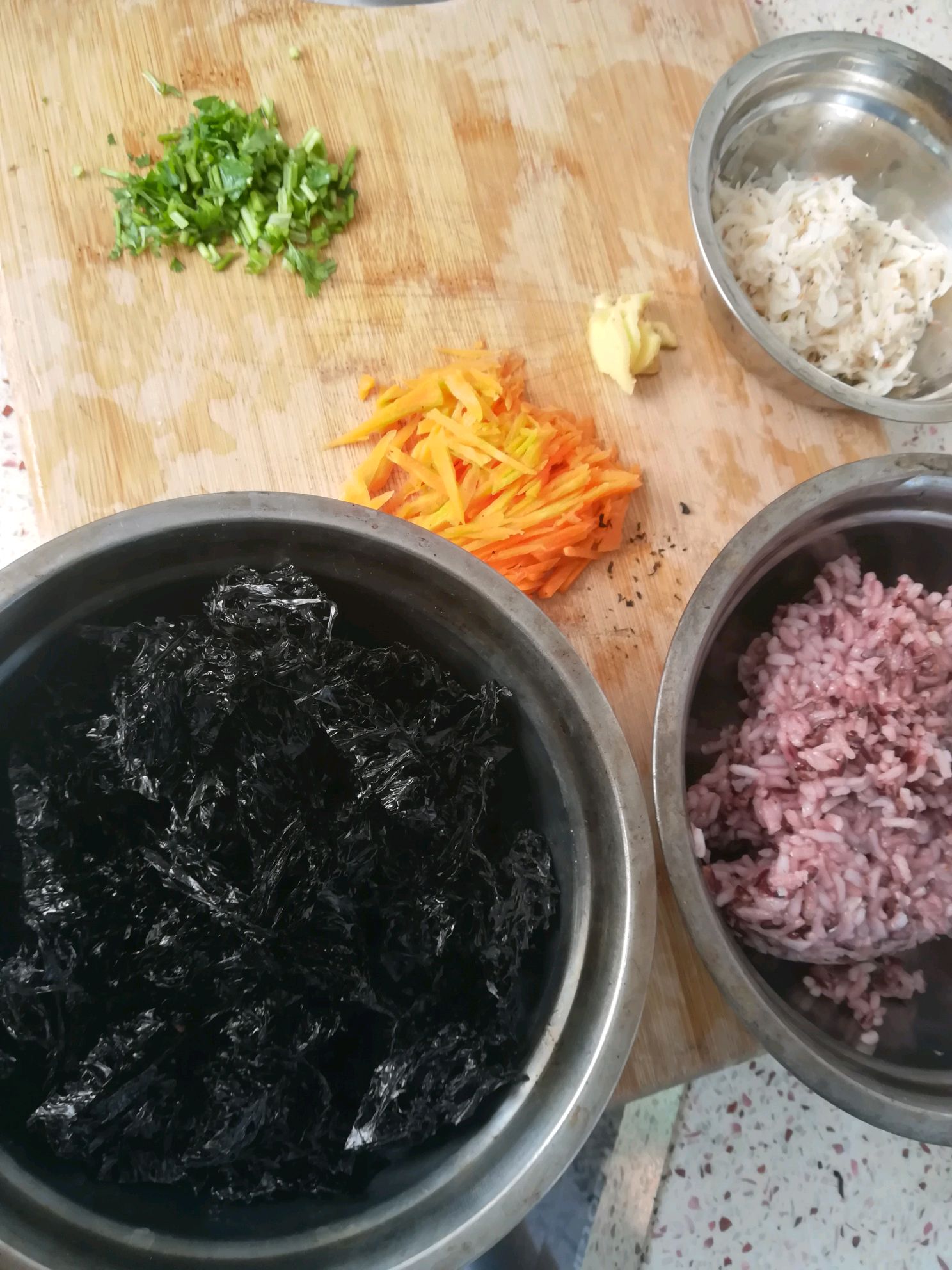【紫菜包饭做法】韩国人教你韩式紫菜包饭_哔哩哔哩_bilibili