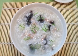 Laoshan's congee with preserved egg and lean meat