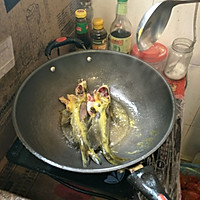 黄甲(骨)鱼汤的做法图解2