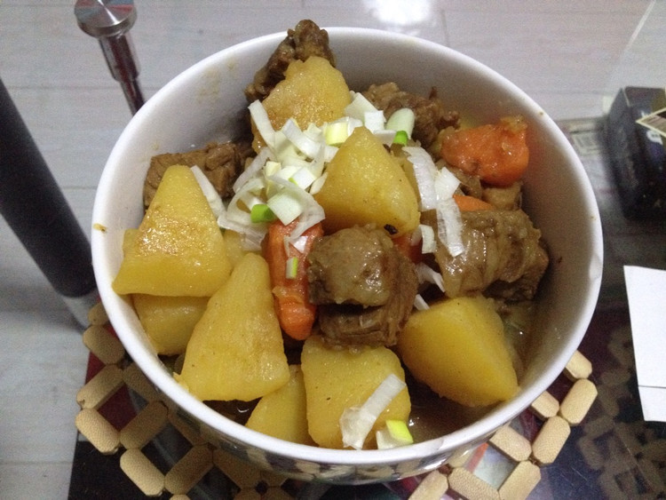 日式土豆炖肉定食的做法