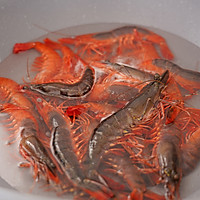 #秋日抢鲜“蟹”逅#捞汁黑虎虾的做法图解2