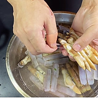 鲜嫩多汁的白灼竹节蛏教程的做法图解3