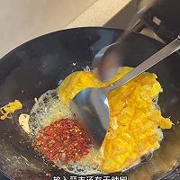 巨好吃巨简单的干辣椒焖鸡蛋的做法图解2
