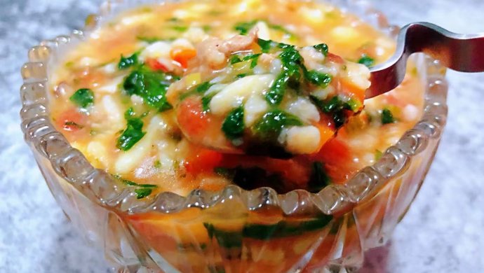 西红柿香菇芹菜叶猪肉疙瘩汤