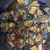 不加一滴水的爆炒乌鸡的做法图解5